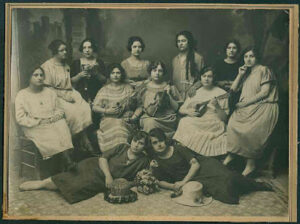 γυναικεία μπάντα χανια 1910